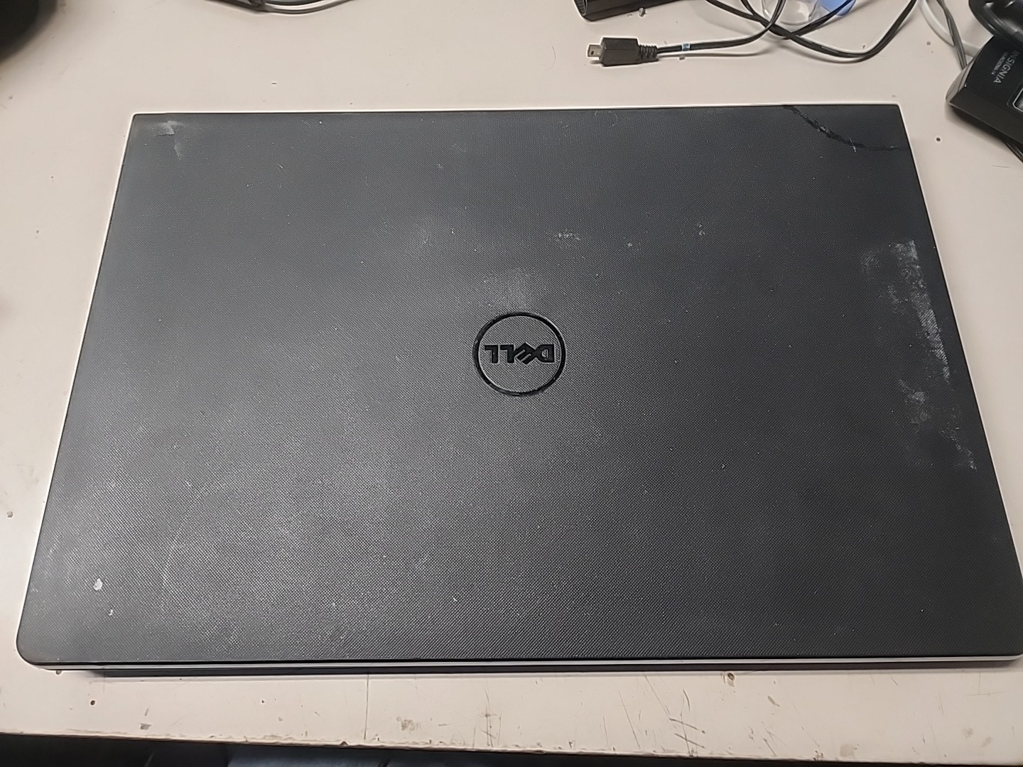 Dell Inspiron 5566 Touch i3-7100U NO HDD NO BATTERY NO PSU FOR PARTS