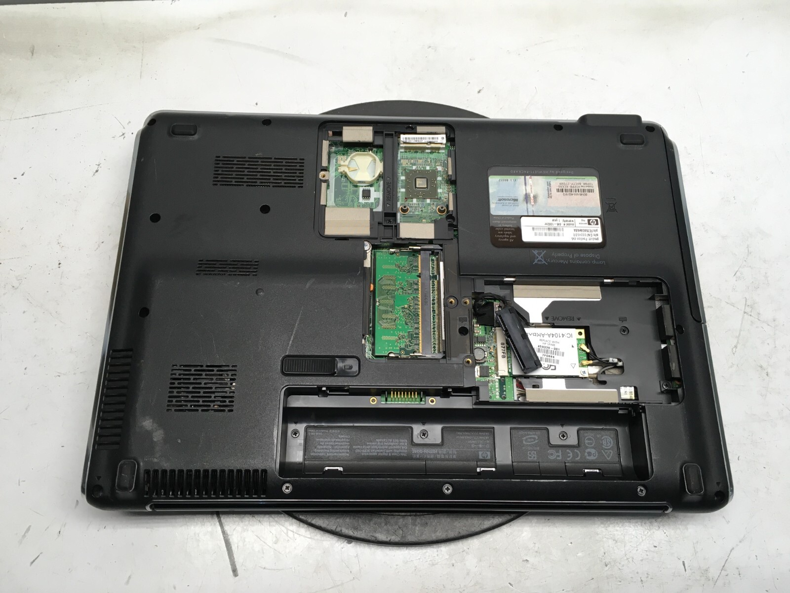 HP Pavilion DV5-1002NR AMD Turion X2 Dual-Core RM-70 256 MB NO HDD No Batt