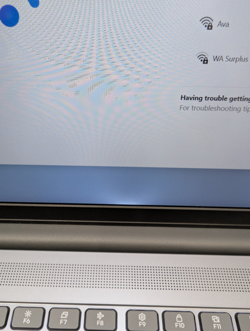 Lenovo IdeaPad Slim 3x Snapdragon X 16GB RAM 1TB SSD 15.6″ Touch WUXGA 1920×1200