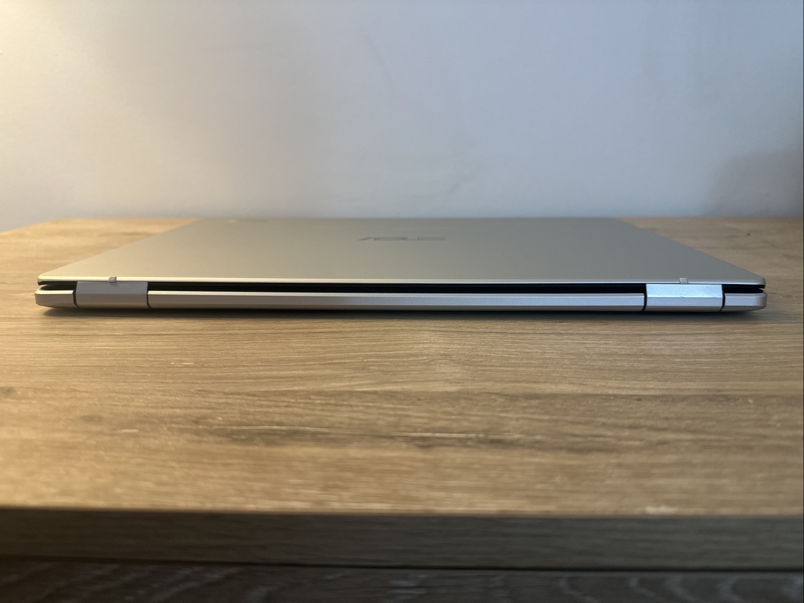 15.6″ ASUS C523NA Chromebook Intel Celeron N3350 1.1 GHZ 4GB RAM 64GB eMMC