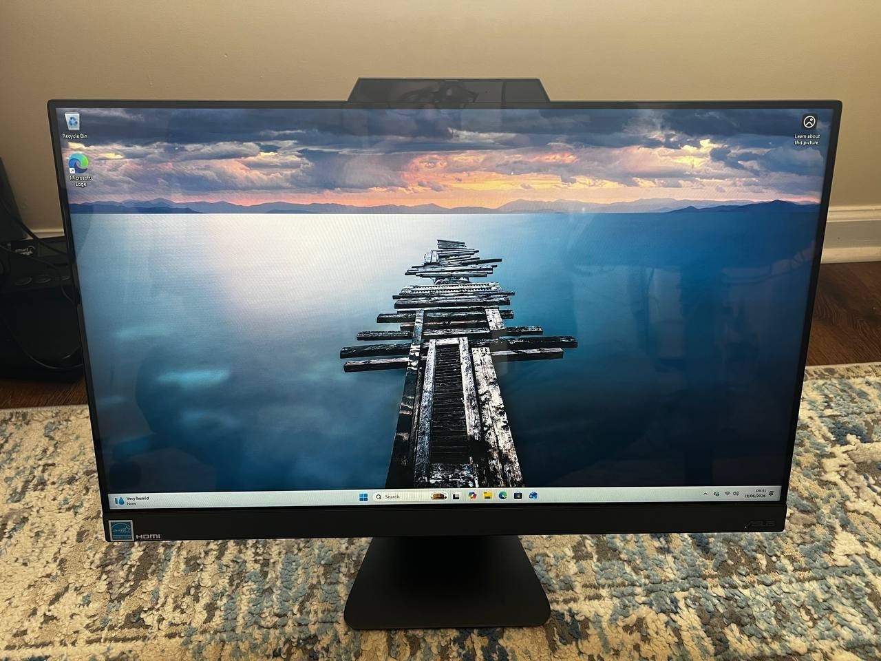 Asus All-in-one PC. Touchscreen. 23.8 inch. 16Gb ram. 500gb ssd. AMD Ryzen 5 752