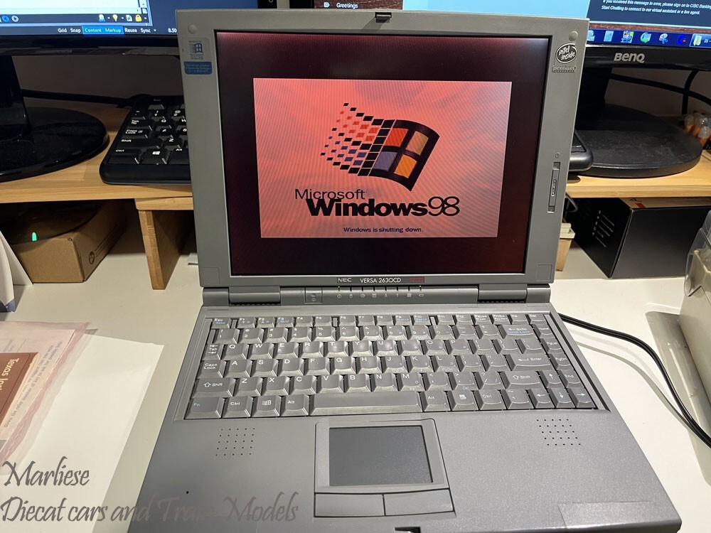NEC VERSA 2630CD Laptop Pentium 133, 32MB RAM, 2GB HDD, Win 98 w/ Original PSU