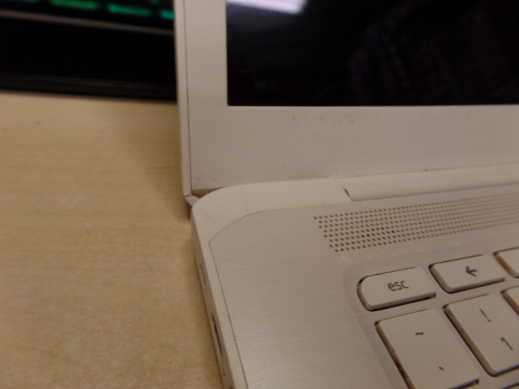 Awesome HP 14″ Touchscreen Chromebook White 14-CA021NR