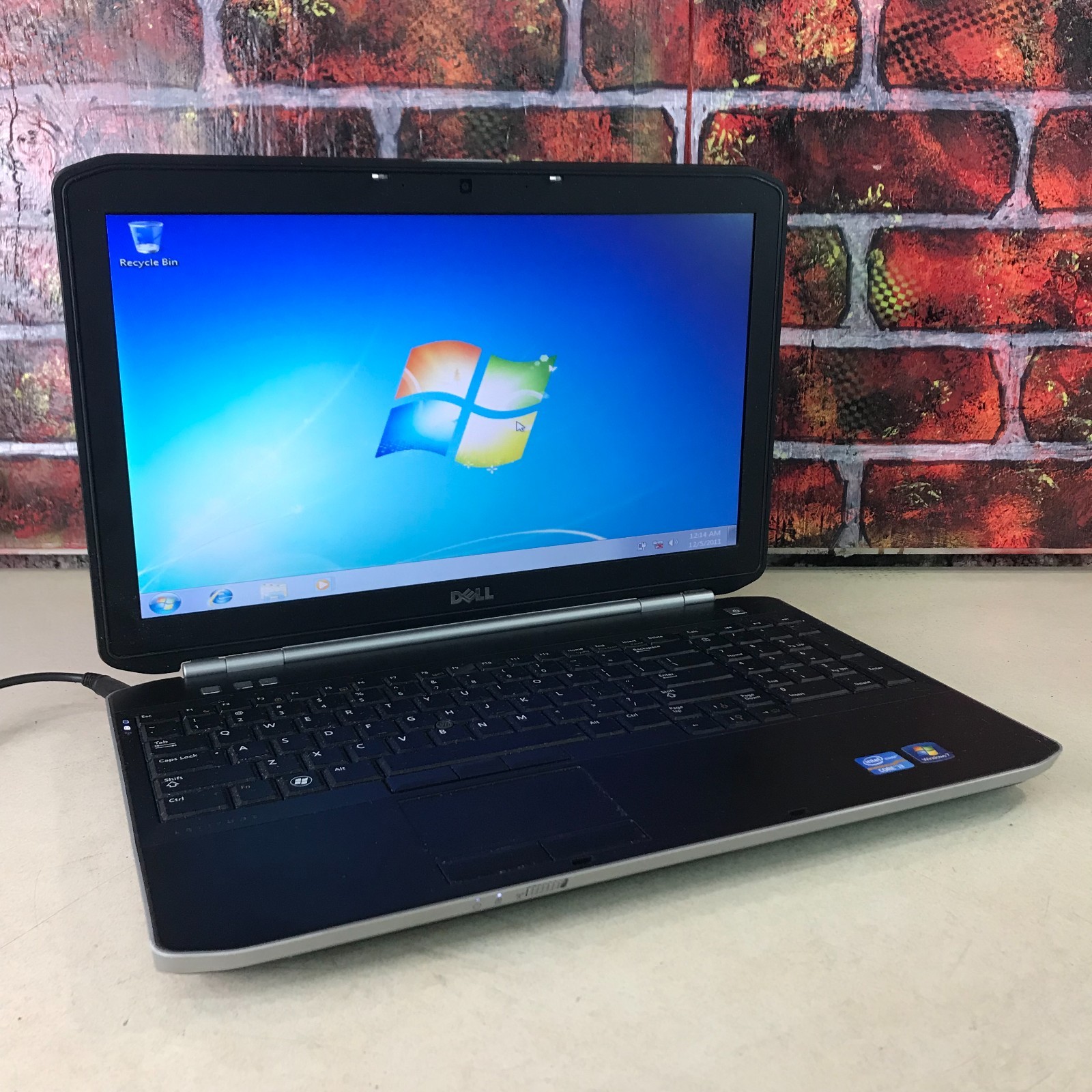 Dell Latitude E5520 Retro Gaming Laptop i3-2330M 2.20GHz 4GB RAM (Windows 7 Pro)