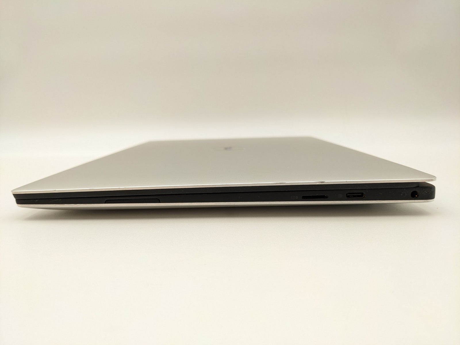 Dell XPS 9370 13″ UHD 4K Touch I7-8550U 512GB 16GB W11P Backlit FP Reader IRCam
