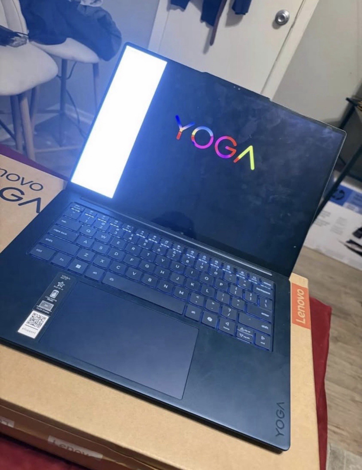 Lenovo Yoga Slim Oled 7x 14.5″ Snapdragon X Elite 32GB SSD 3K Blue W11 512
