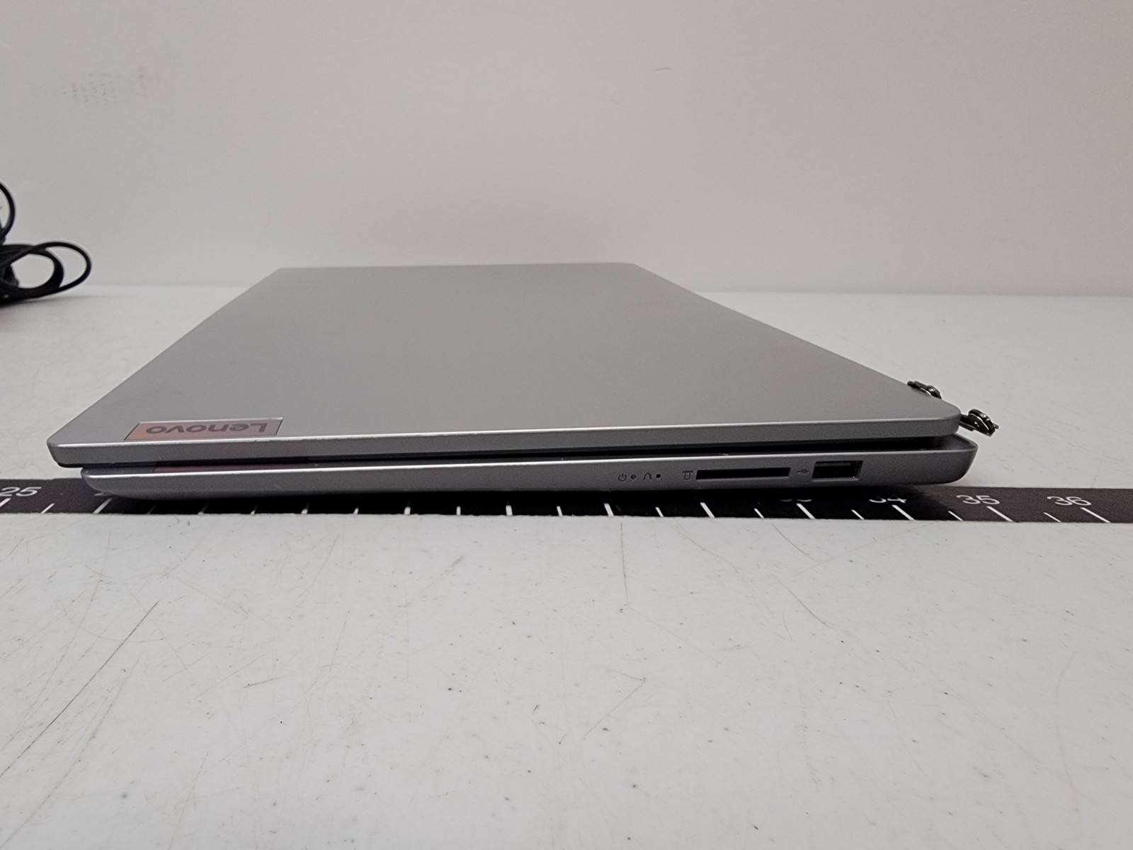 Lenovo Ideapad 1 15ada7 15.6″ AMD Athlon 3050U 2.3GHz 4GB RAM 128GB eMMc