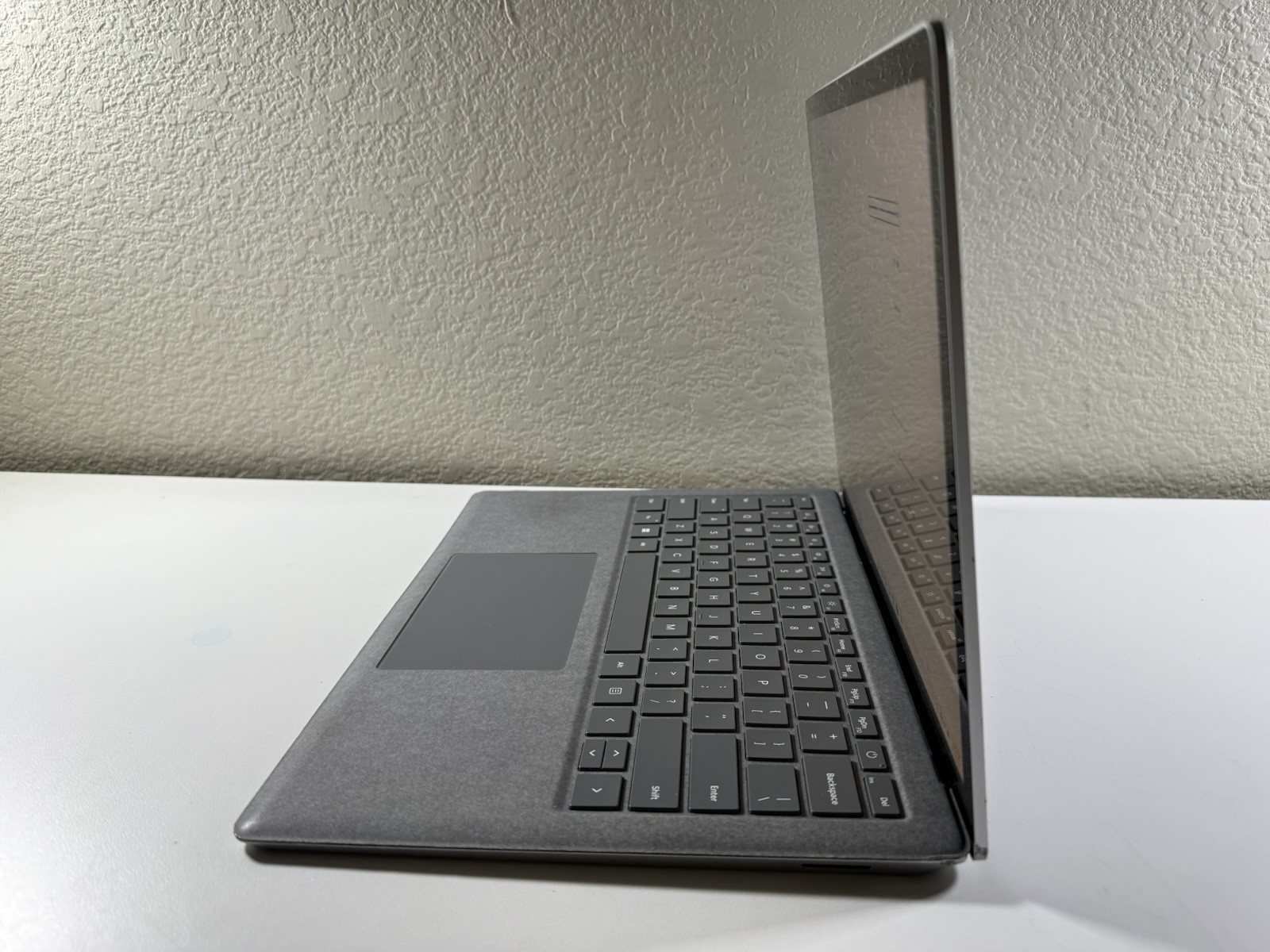 Microsoft Surface Laptop 5 13.5” 1950 Intel Core i7-1265U 16GB RAM 512GB NVME
