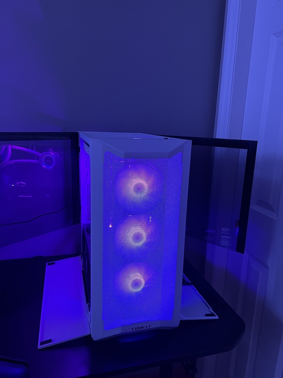 GAMING PC SETUP PC AND MONITOR