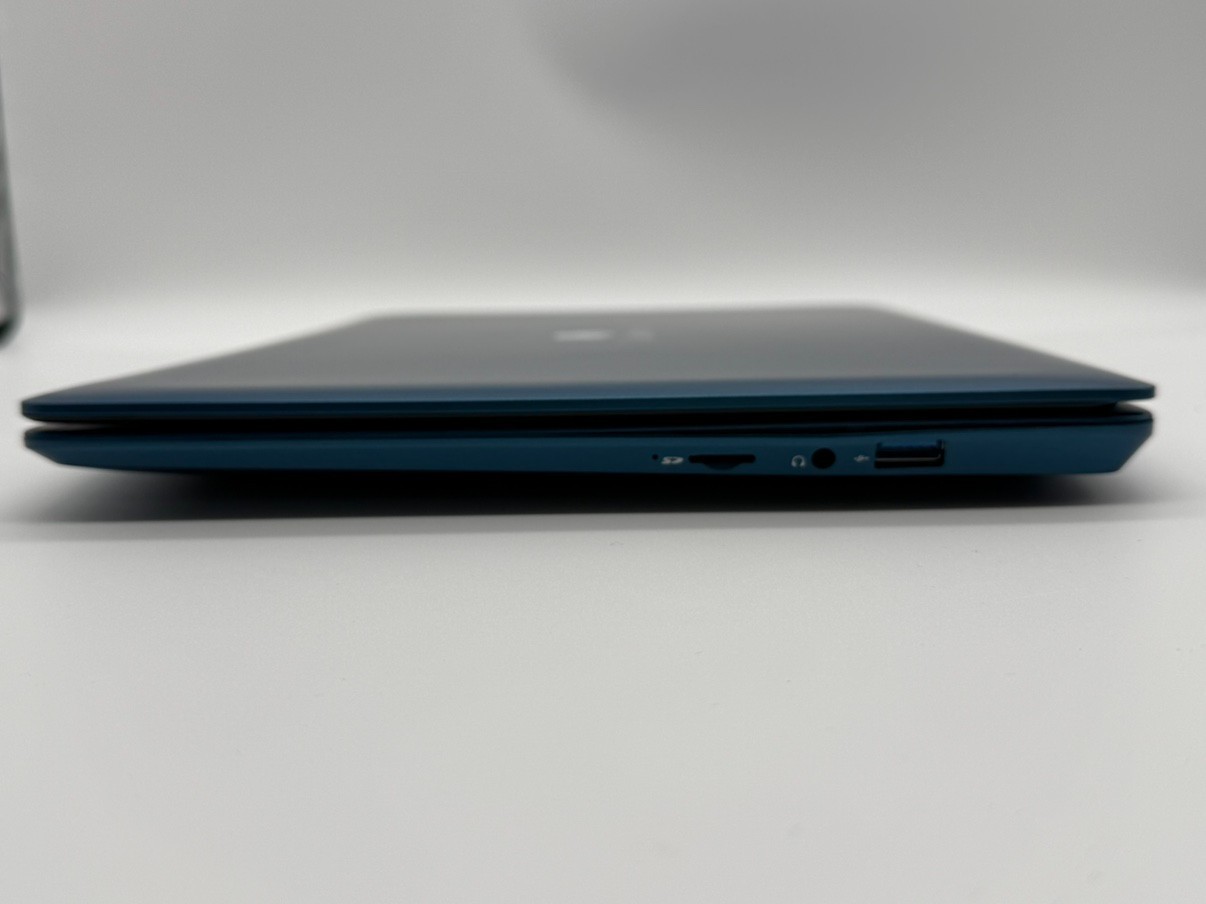 Gateway 14.1″ FHD i3-1005G1 4GB 128GB SSD THX Audio Fingerprint Scanner