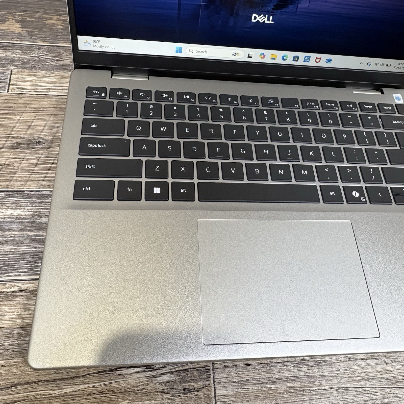 Dell 14 DC14250 14″ Core 7 150U 1.8GHz 16GB RAM 1TB SSD Open Box