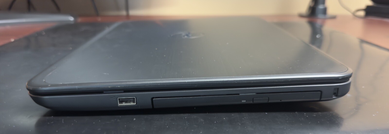 Dell Latitude 3540 15.6in i5-4200U 4 GB RAM 500 GB HDD- NO OS