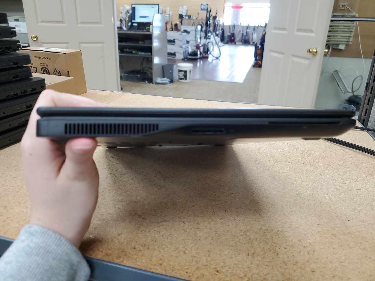 DELL Latitude E7450 14″ Intel Core i5-5300U 8GB RAM 256gb SSD W11P 042926-7