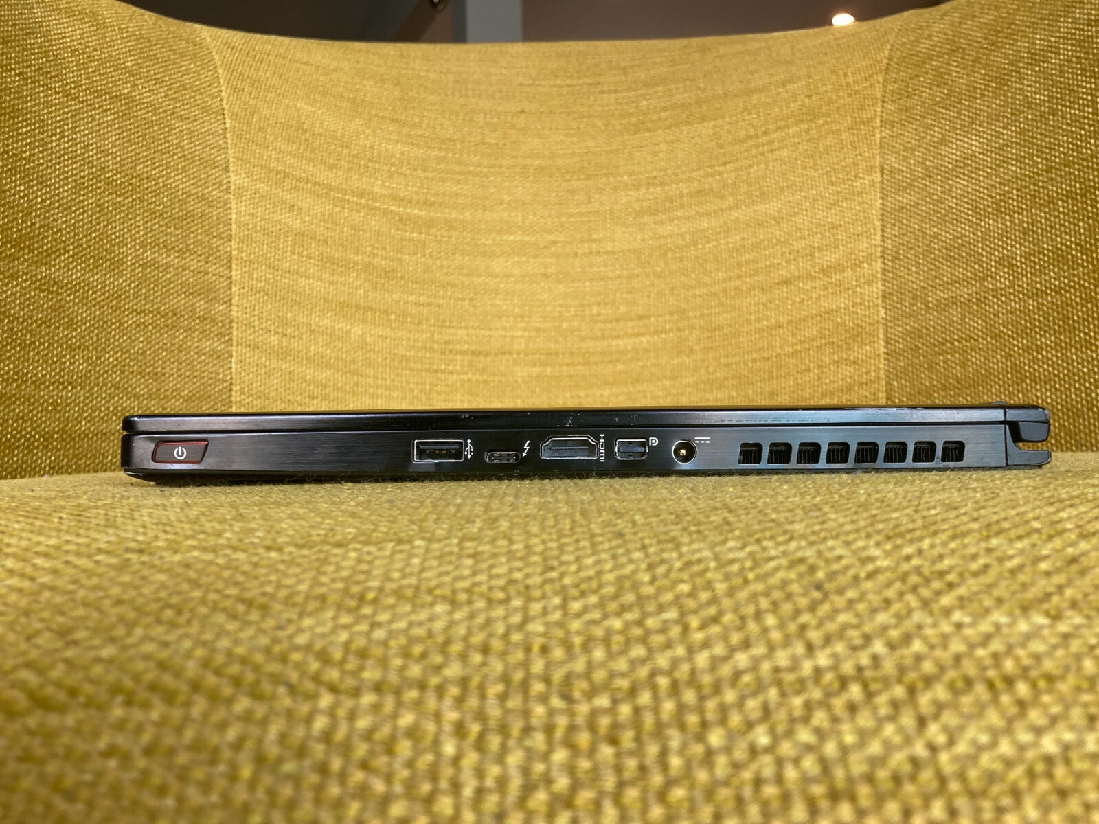 MSI GS63VR 6RF i7-6700HQ 15.6 GTX 1060 Gaming Laptop (DOES NOT POST BIOS)