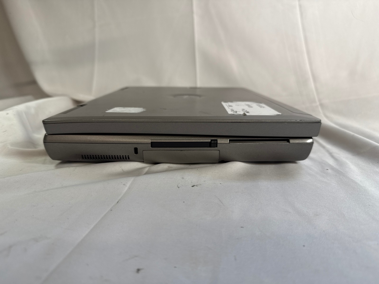 Dell Latitude D810 15.4″ Pentium M 2.00GHz 1GB 120 HDD Win XP 1920×1200