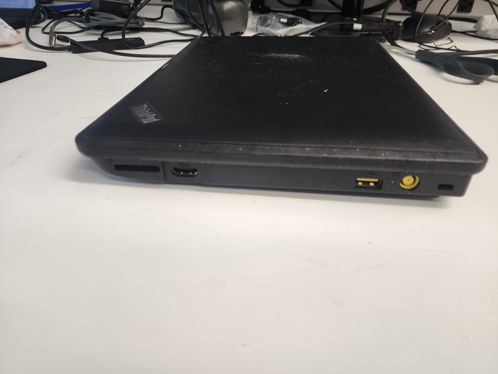 Lenovo ThinkPad X Series X131e 11.6″ LED Notebook Amd E-300 6GB RAM