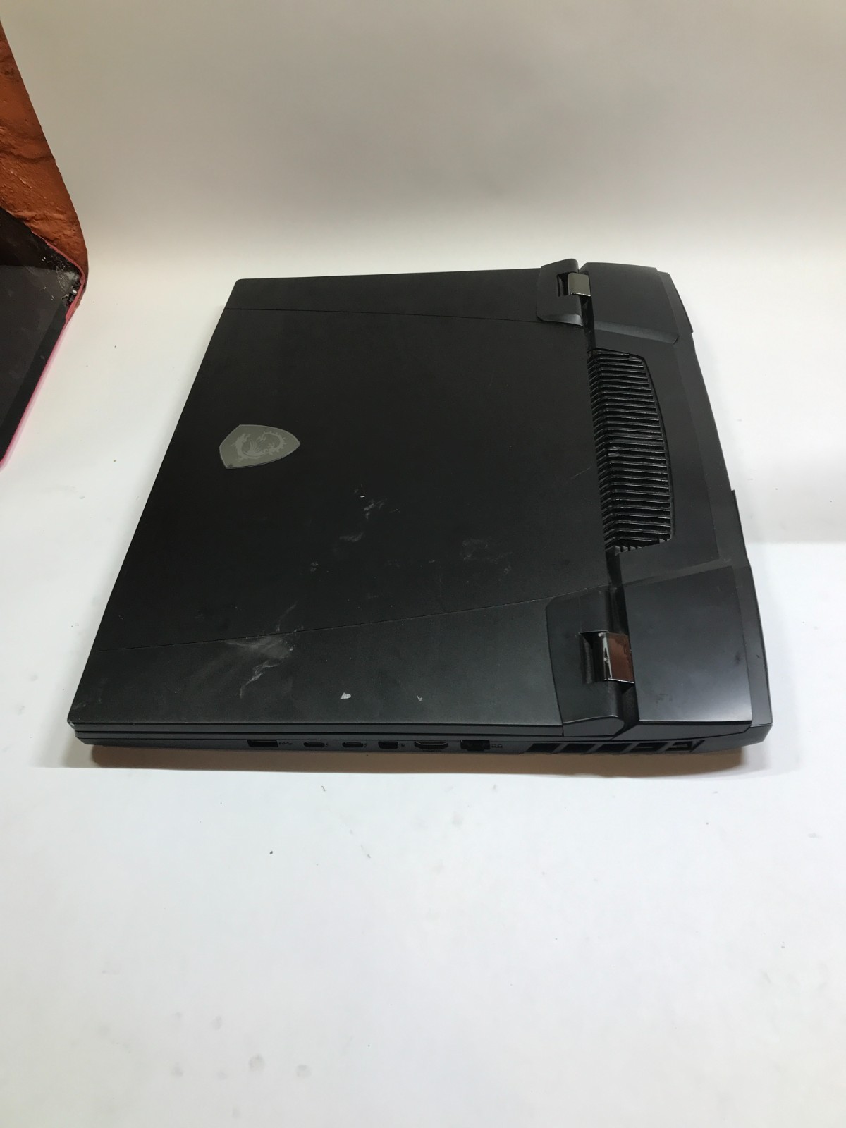 MSI CreatorPro X17 A12UKS-059US 17″ Intel i9-12900HX NO RAM RTX A3000 For Parts