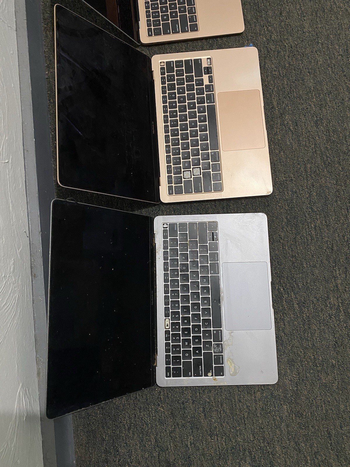 LOT OF 3 Apple MacBooks For Parts Mixed Models A1932 , A2179 Air *READ