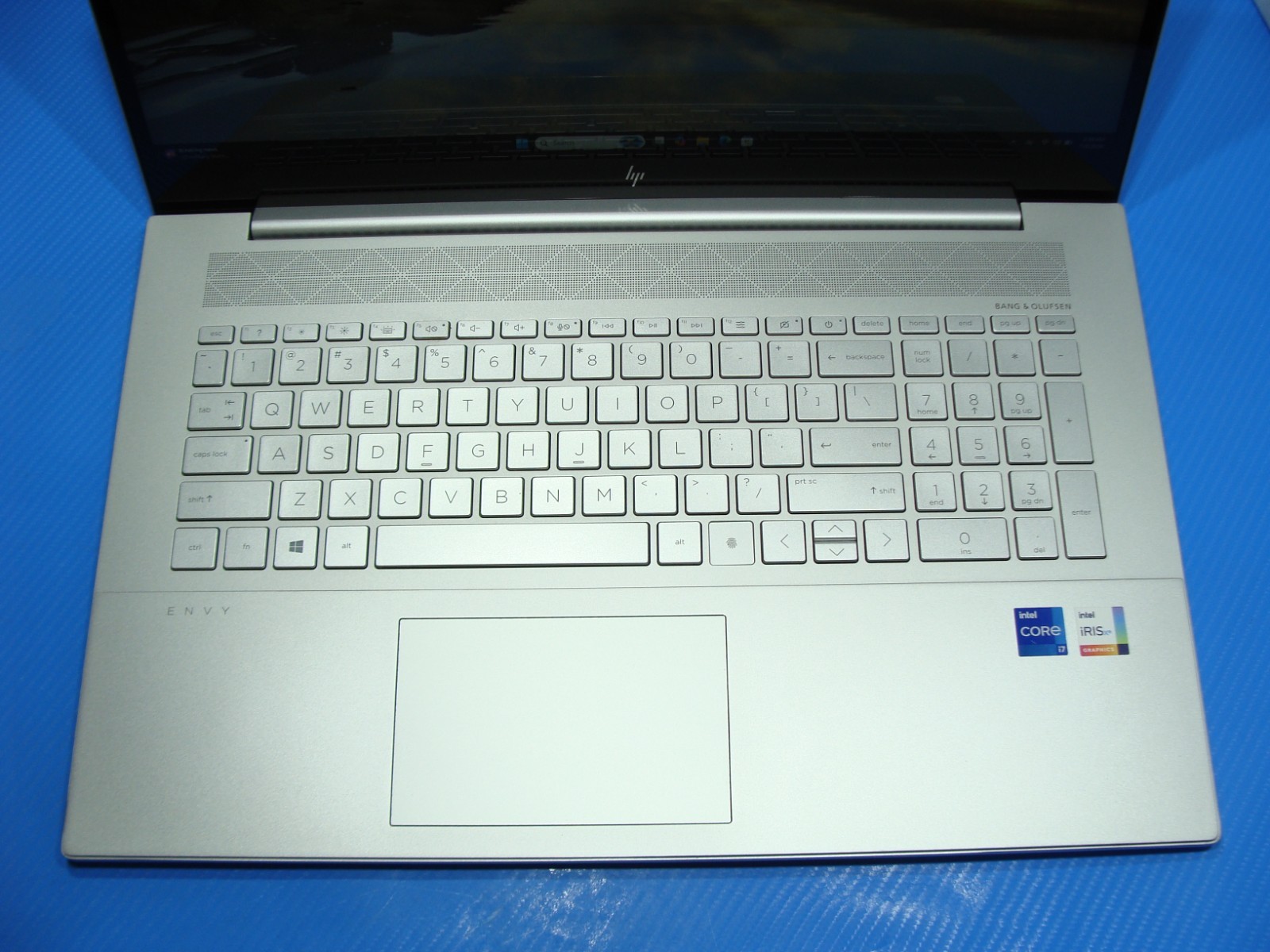HP ENVY 17m-cg1013dx 17.3″FHD TOUCH i7-1165G7 2.8GHz 12GB 512GB SSD Win 11 Home