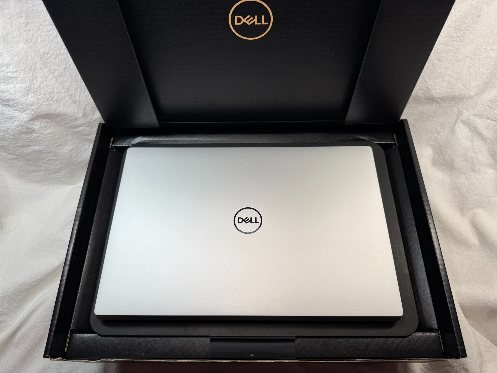 Dell XPS 16 – 9640 OLED ✔Ultra 9 185H ✔2TB 990PRO ✔32GB RAM ✔RTX 4060 8GB