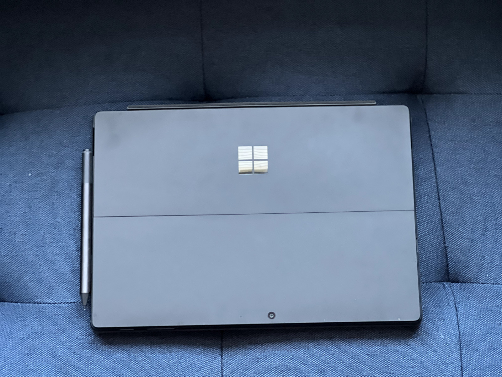 Microsoft Surface Pro 7 12.3″ Intel Core i5-1035G4 8GB/256GB Laptop w/ Keyboard