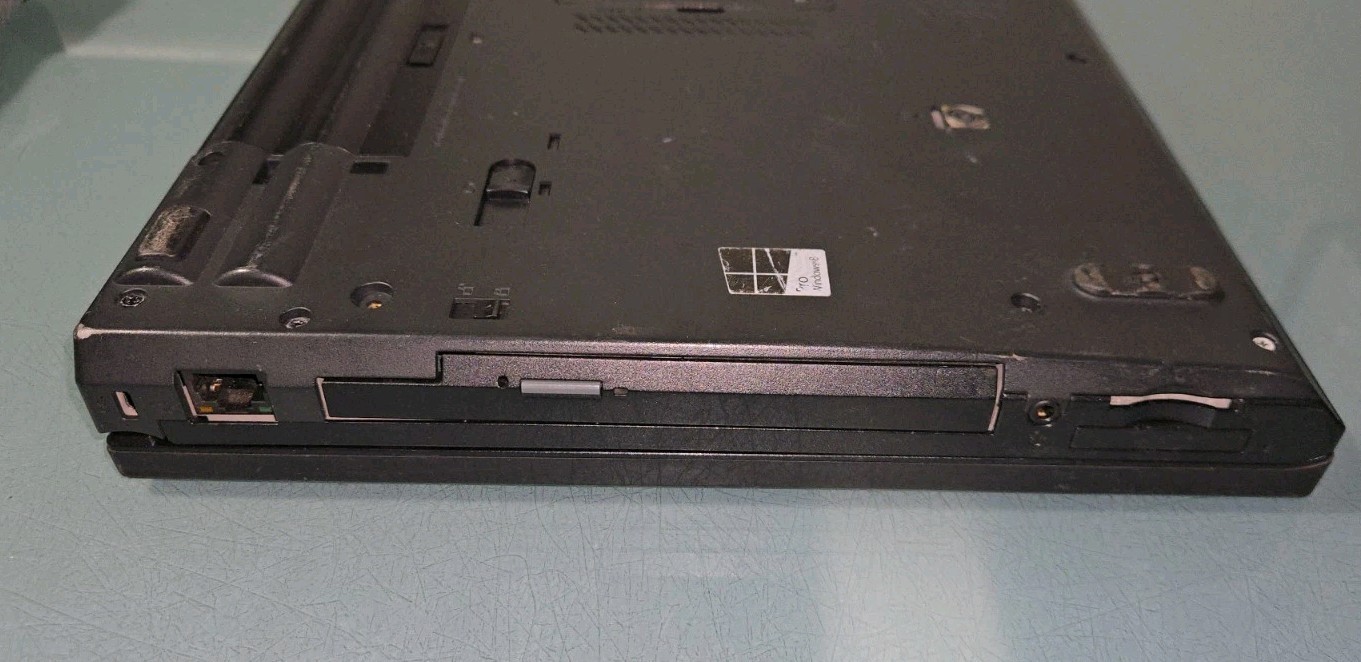 Lenovo ThinkPad T530 INTEL i5-3330M 2.60 GHz 4GB Ram, 1TB HHD Win 10 Pro READ!
