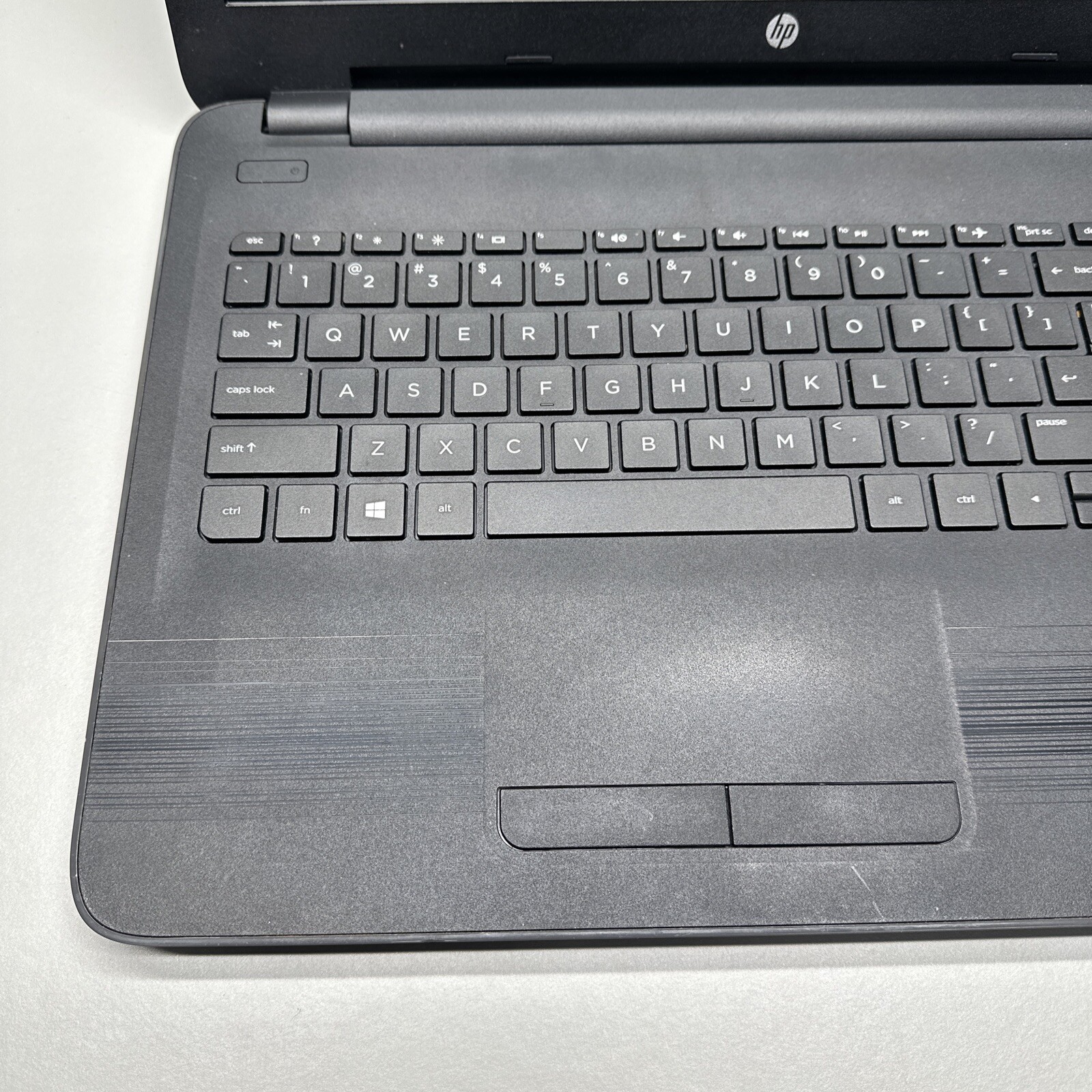 HP TPN-C126 15.6″ Laptop 465GB HDD 4GB RAM AMD E2-7110 1.80 GHz CPU Radeon R2