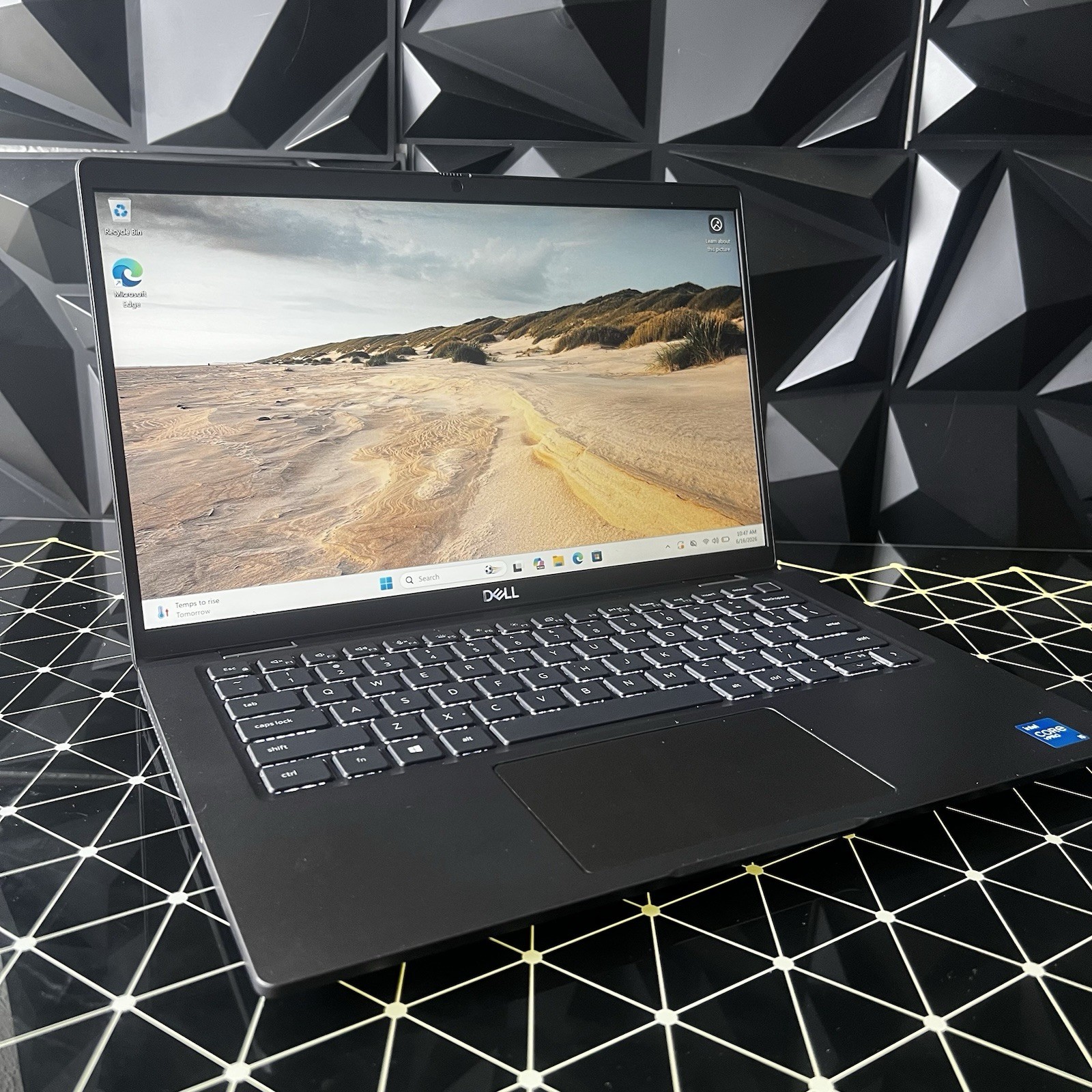 Dell Latitude 7420 14″ (256GB SSD, Intel Core i5 11th Gen., 2.40 GHz, 8GB)…