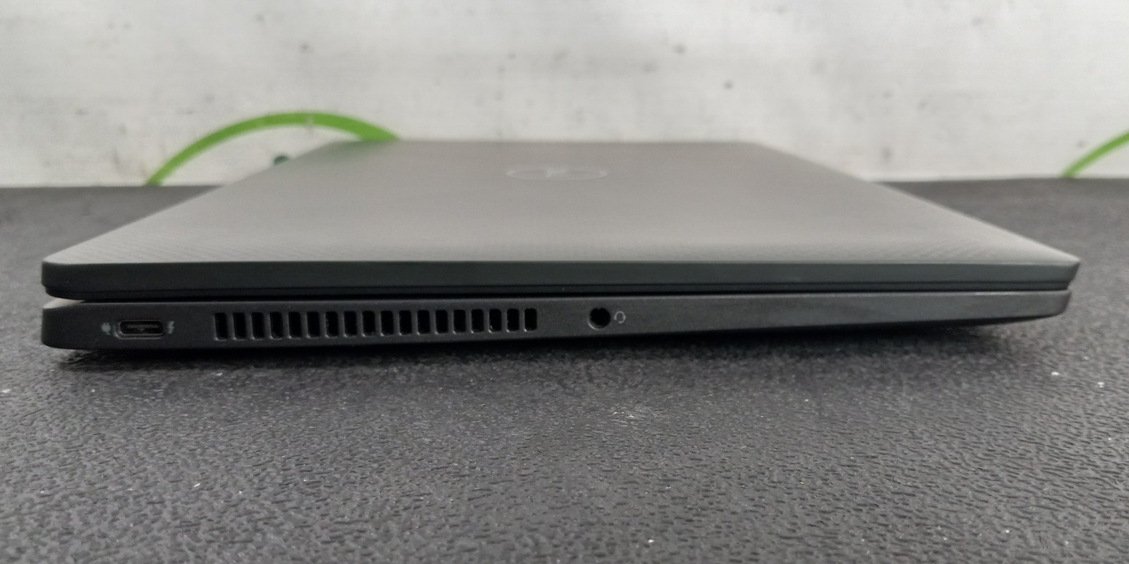 Dell Latitude 7420 14″ i5-1135G7 8GB 256GB SSD FHD Laptop w Adapter Win11 READ