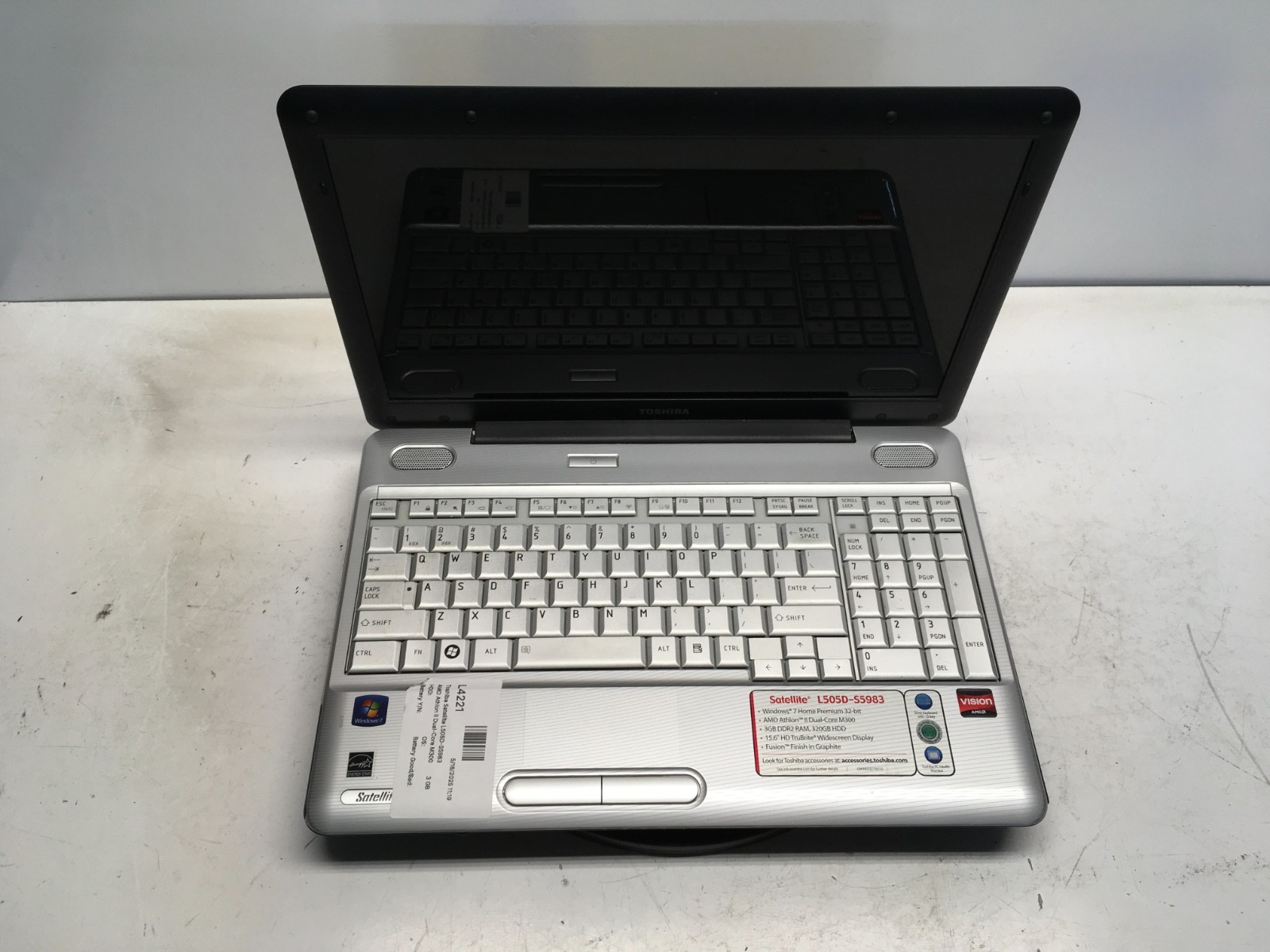 Toshiba Satellite L505D-S5983 AMD Athlon II Dual-Core M300 2GHz 3 GB NO HDD/Batt