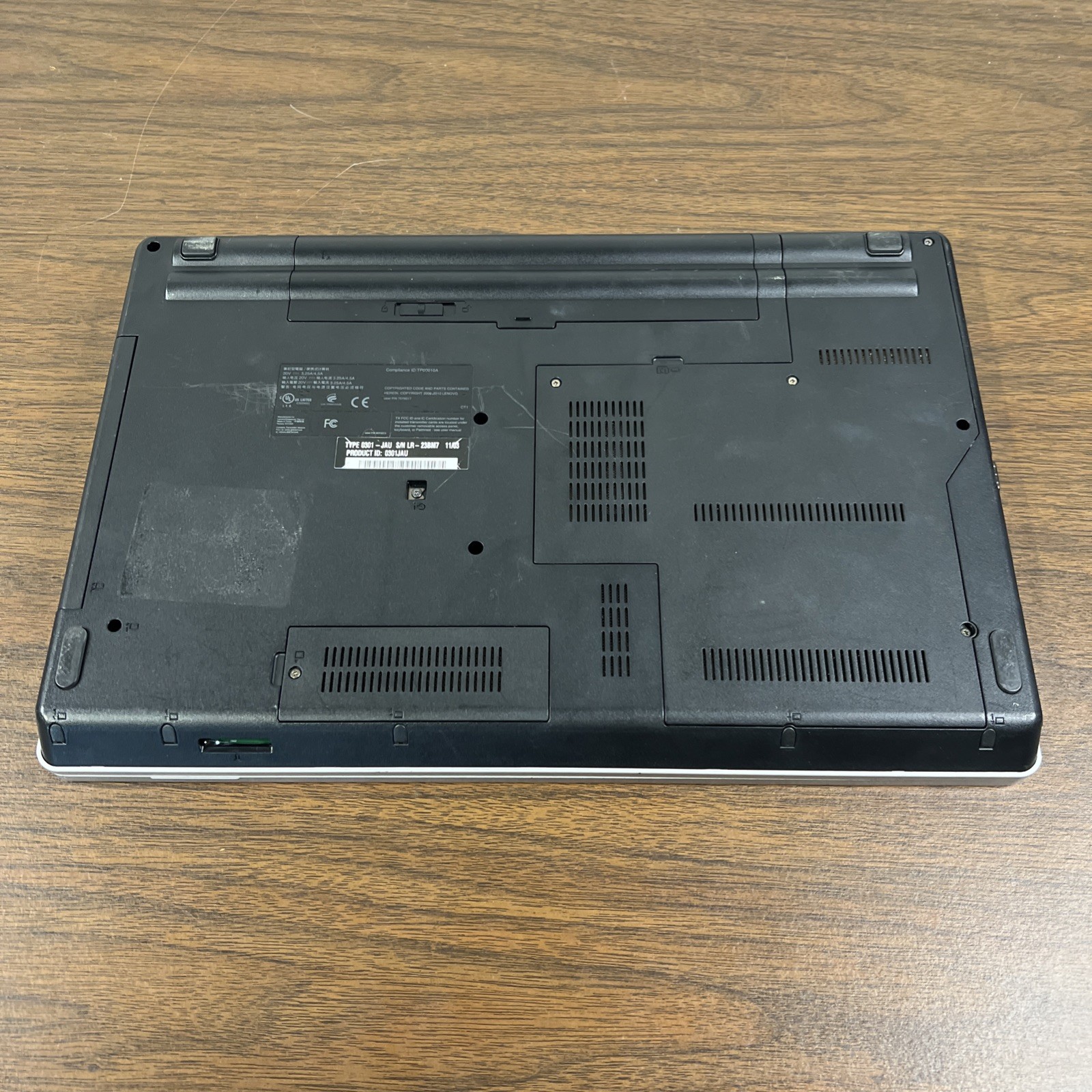 LENOVO THINKPAD EDGE 15 15.6″ Intel Core i3 M390 2.66GH 4GB RAM NO HDD / NO OS