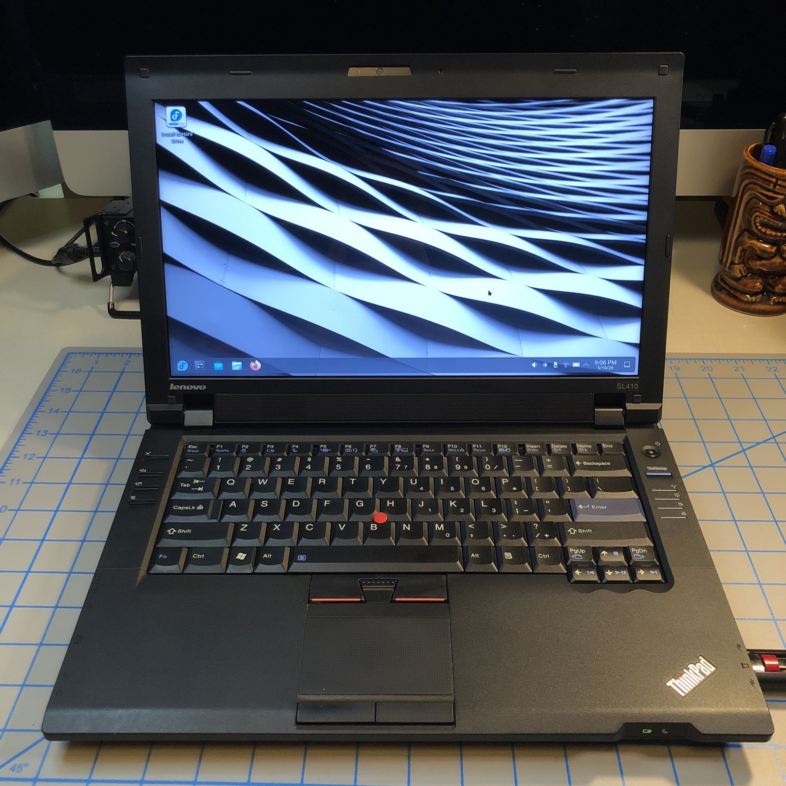 Lenovo Thinkpad SL410 Laptop Fedora Linux Core 2 Duo 2.2GHz 8gb Ram 240gb HDD