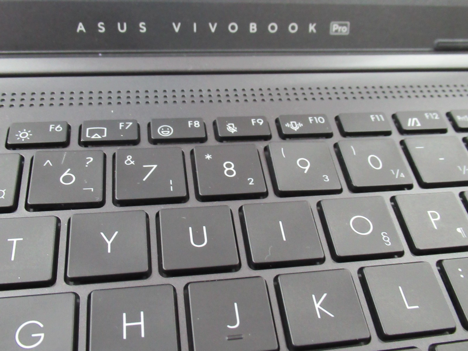 ASUS Vivobook Pro 15 15.6″ OLED Laptop (Intel Core Ultra 9 185H/1TB SSD/24GB RAM