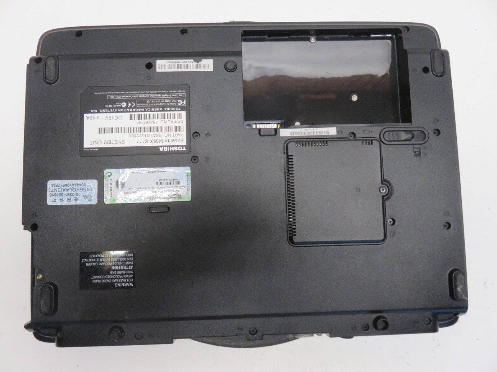 Toshiba Satellite M35X-S111 Laptop Celeron M 340 1.5GHz NO HDD No Batt