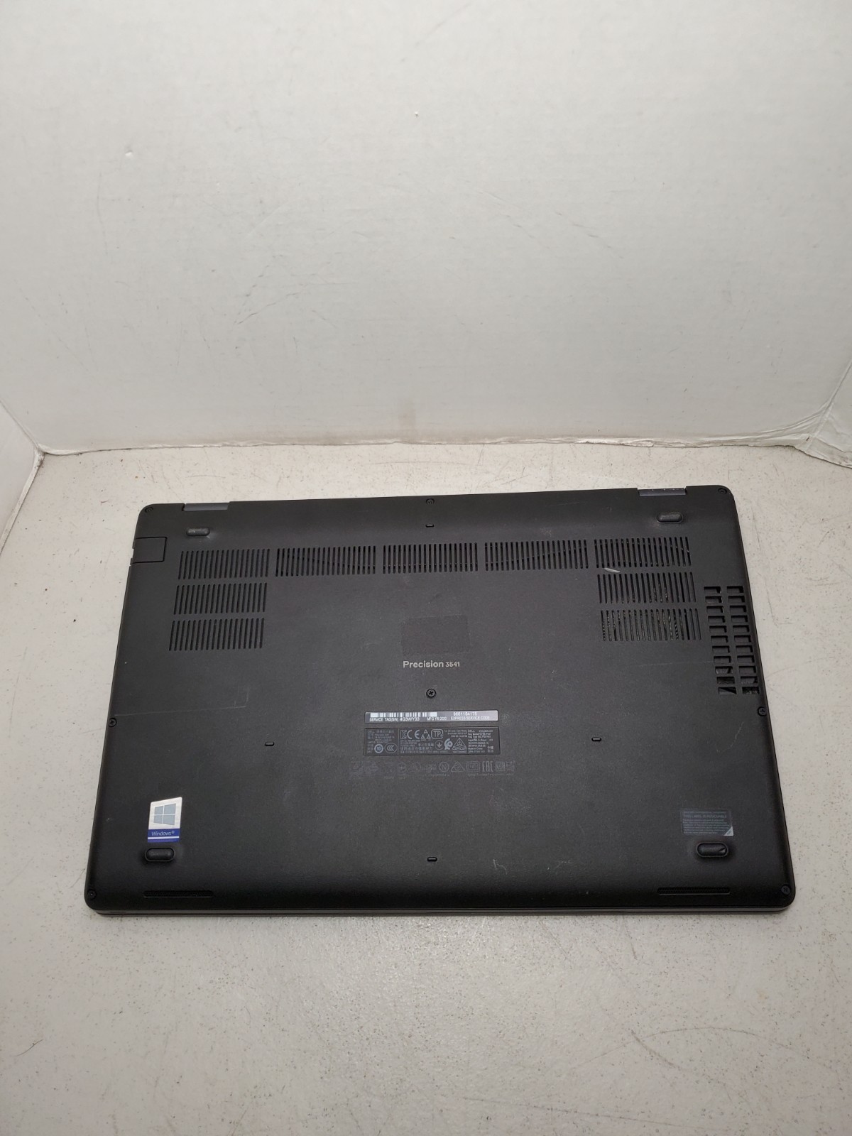 Dell Precision 3541 15.6 i7-9850H 2.60GHz 16GB 256GB SSD Quadro P620 Win11 #69
