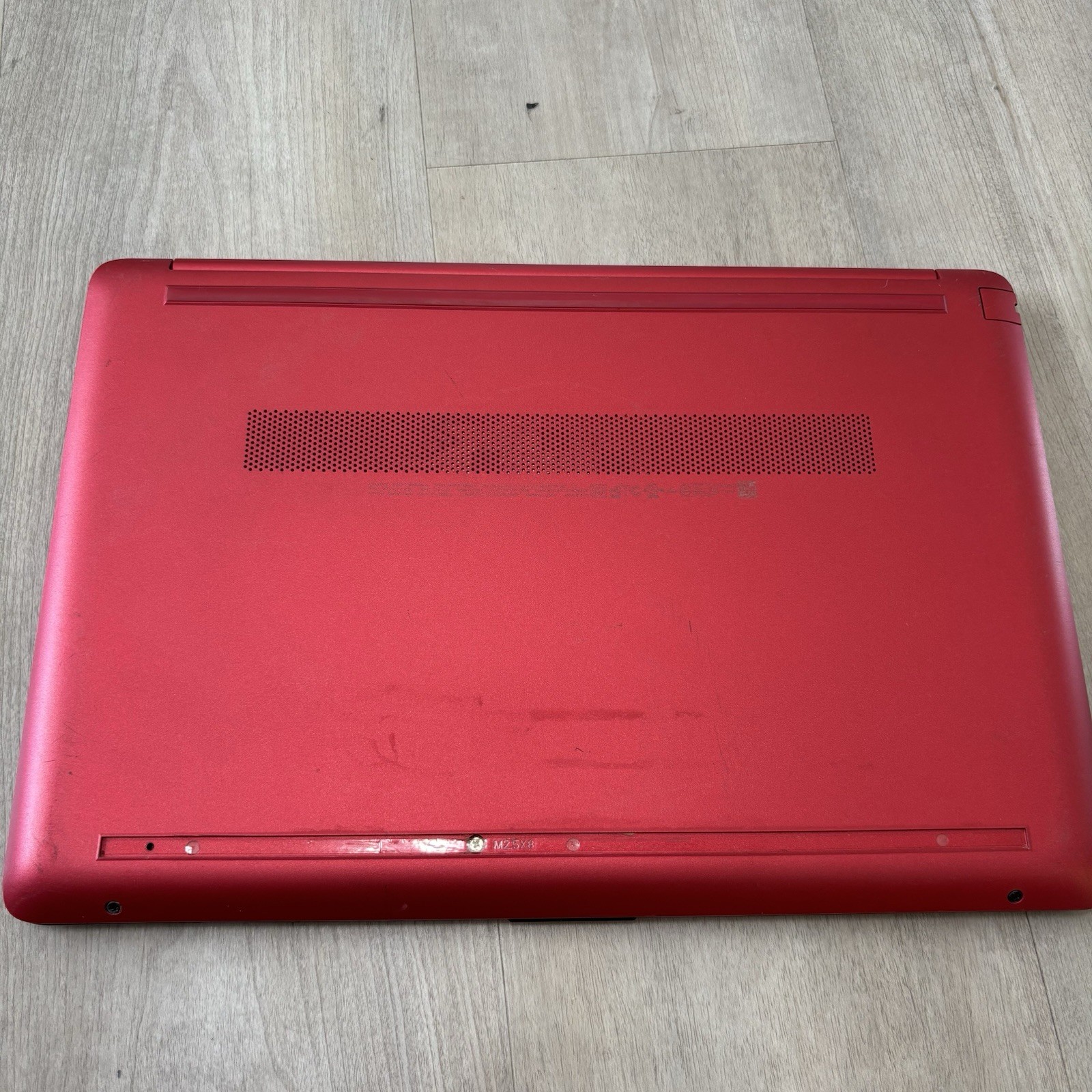 HP 15-FD0083WM Laptop 15.6″ Red, Intel Pentium N200