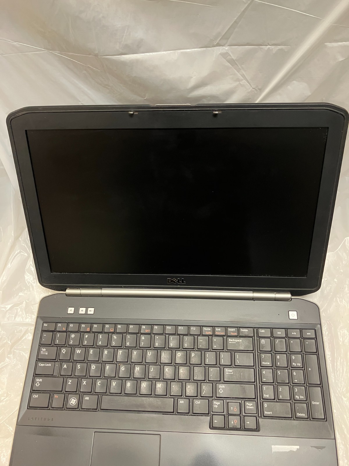DELL LATITUDE E5520 Laptop i3-2350M + 4 GB No HD/Battery FOR PARTS