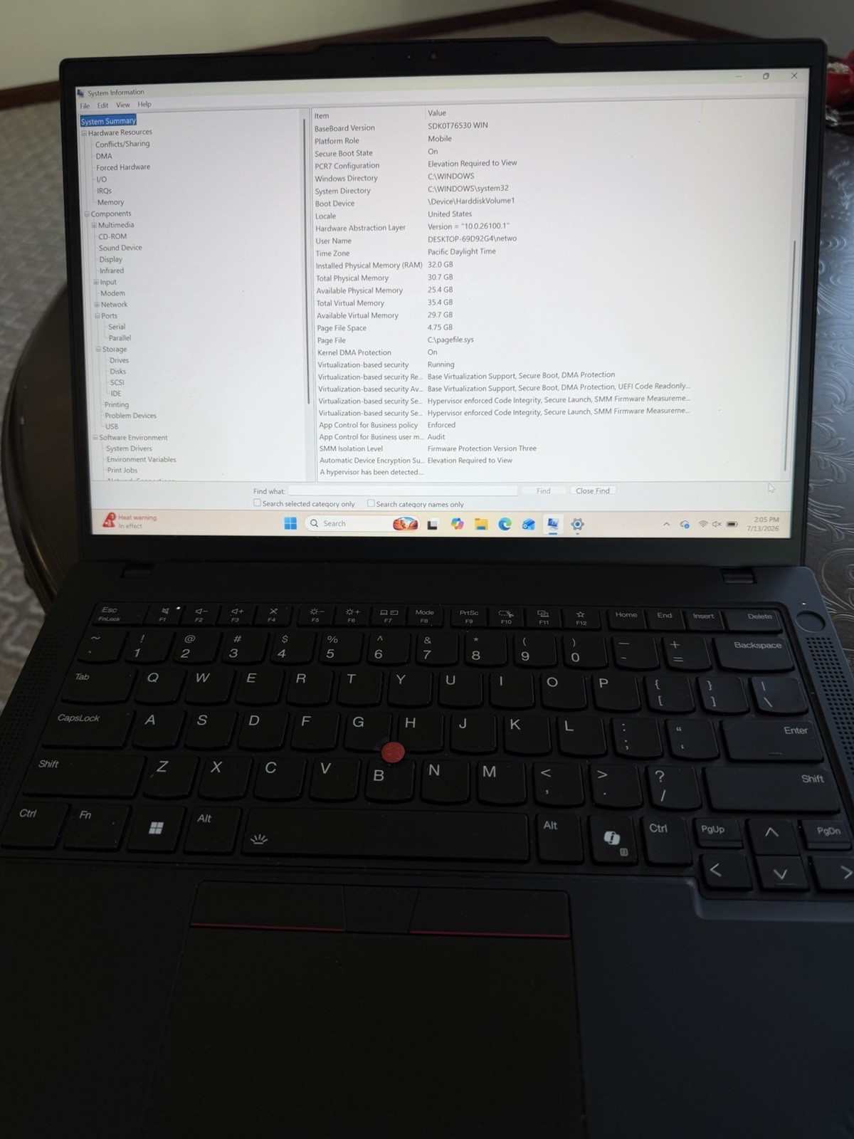 Lenovo ThinkPad T14 Gen 5 14in Ryzen 7 PRO 8840U 32GB 512GB SSD W11 Pro – 9.8/10