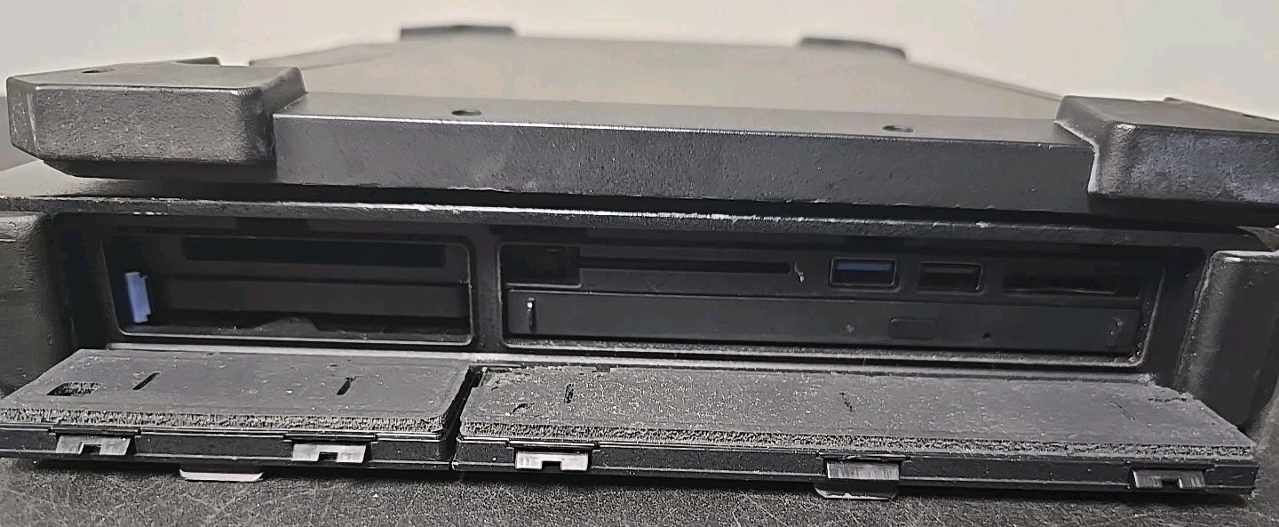 Dell Latitude 14 Rugged Extreme 7404 i7-4650 1.7GHz Touchscreen 8GB RAM 256GB