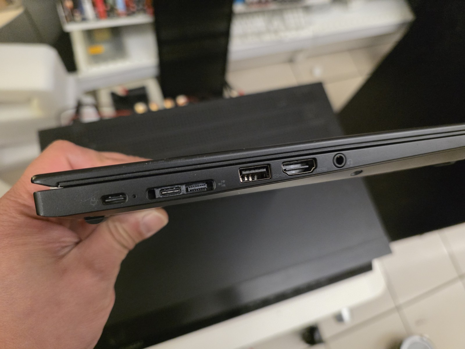 Lenovo X13 Lightweight 4G Sim Ryzen 5 8GB 256 SSD Windows 11 Pro Azerty Vgc