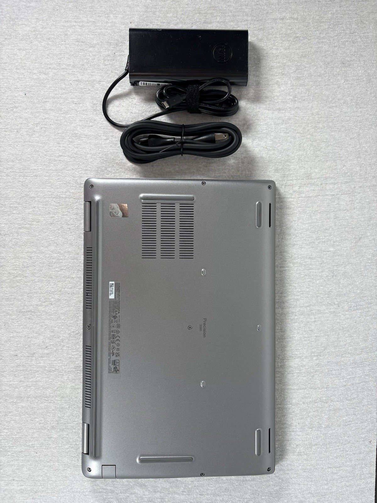 Dell Precision 3581 | CORE i7-13700H @ 2.40GHZ | 512GB SSD | 16GB RAM | W11 Pro