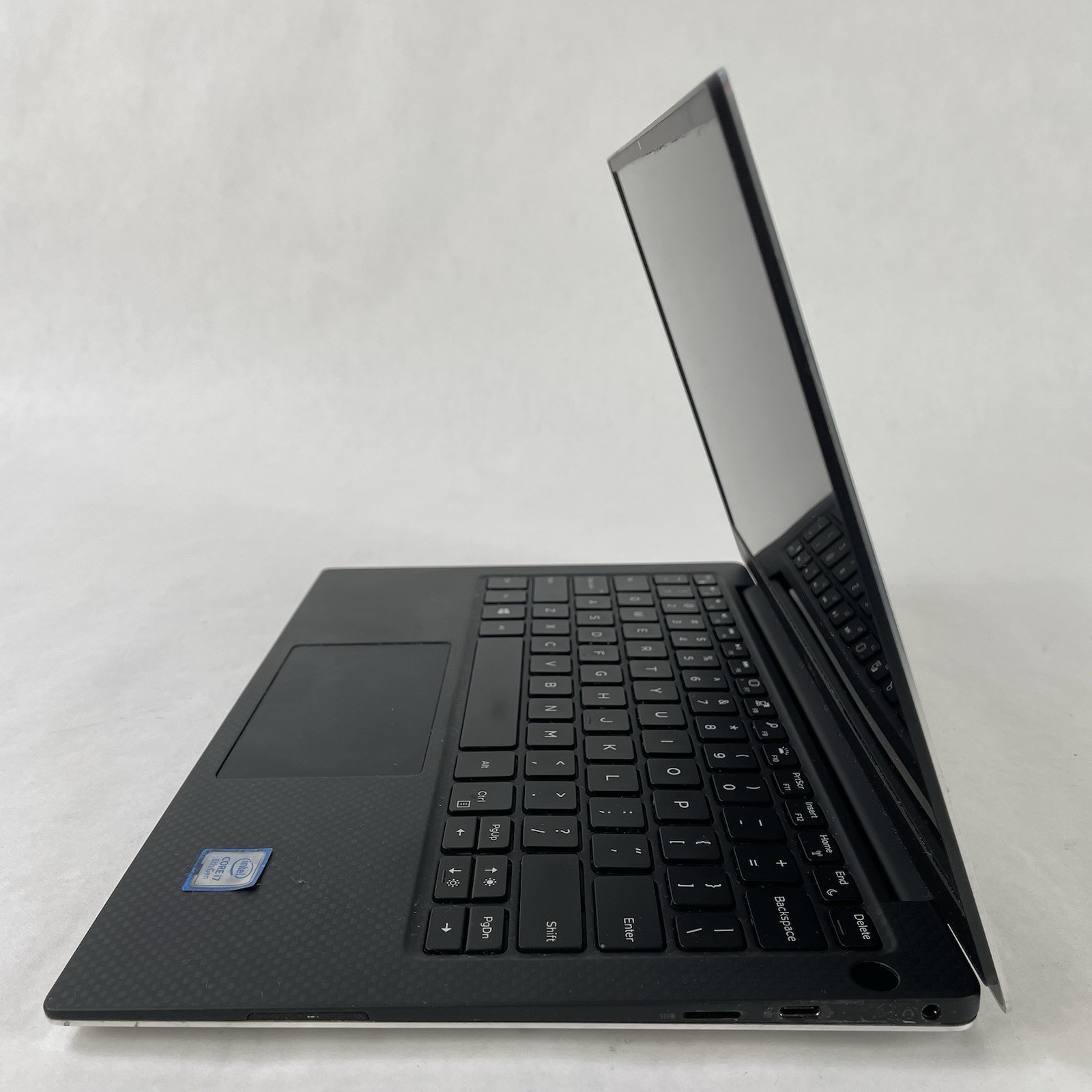 Dell XPS 13 9380 13.3″ i7-8565U 1.80GHz 16GB RAM No SSD No OS No Batt Bad Corner