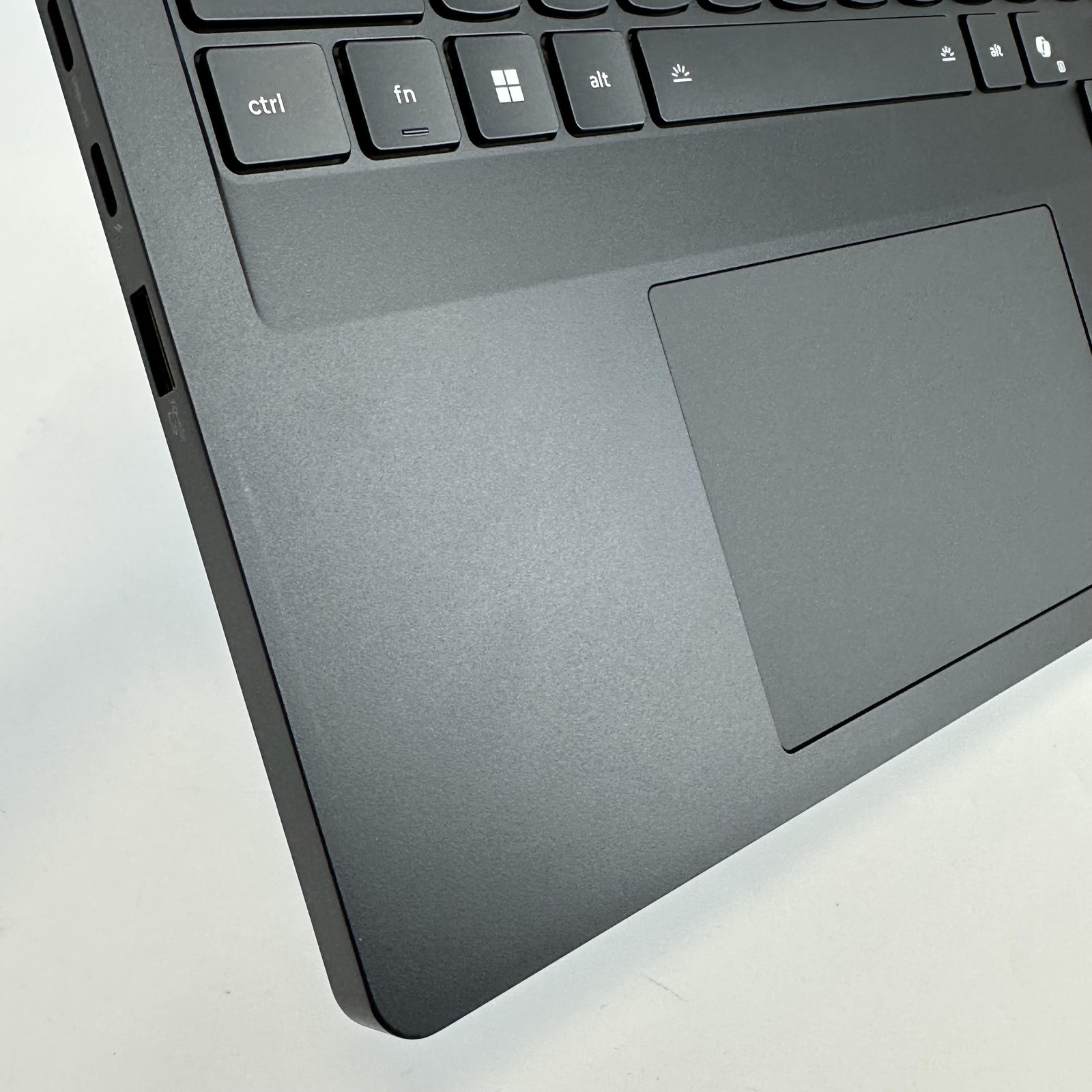 Lenovo Legion Pro 7i Gen 10 16 QHD+ Ultra 9 275HX 32GB 1TB RTX 5080 BENT FRAME