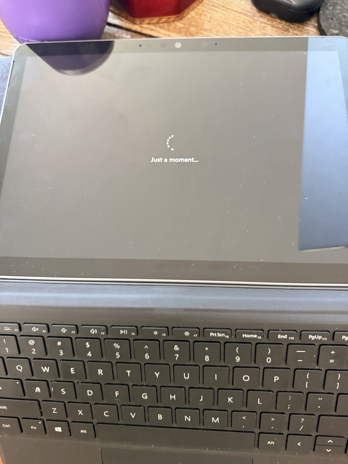 Microsoft Surface Go 2 1901 Pentium 4GB RAM 64GB SSD 10.5″ Case Tablet And Pen