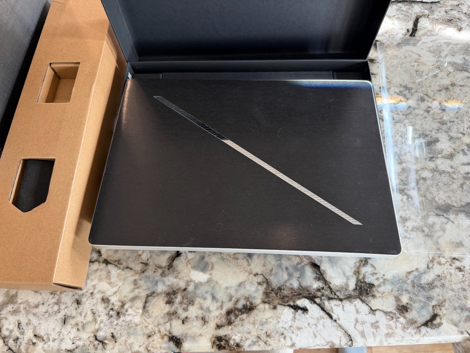 ROG Zephyrus G14 14″ 3K OLED 120Hz Gaming Laptop 5070ti 2025