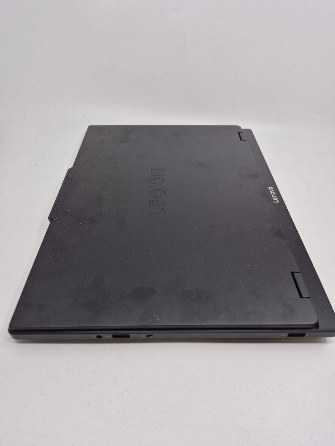 Lenovo legion 5 15.6″ i7-14700HX 2.1GHz 16GB RAM 1TB SSD GeForce RTX 5050