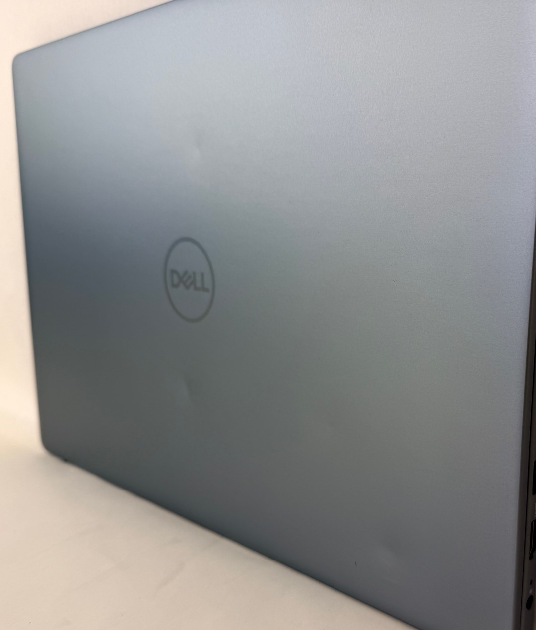 Dell Inspiron 5640 16″ 1920×1200 Touch Core 7 150U 16GB 1TB SSD W11H – Dents