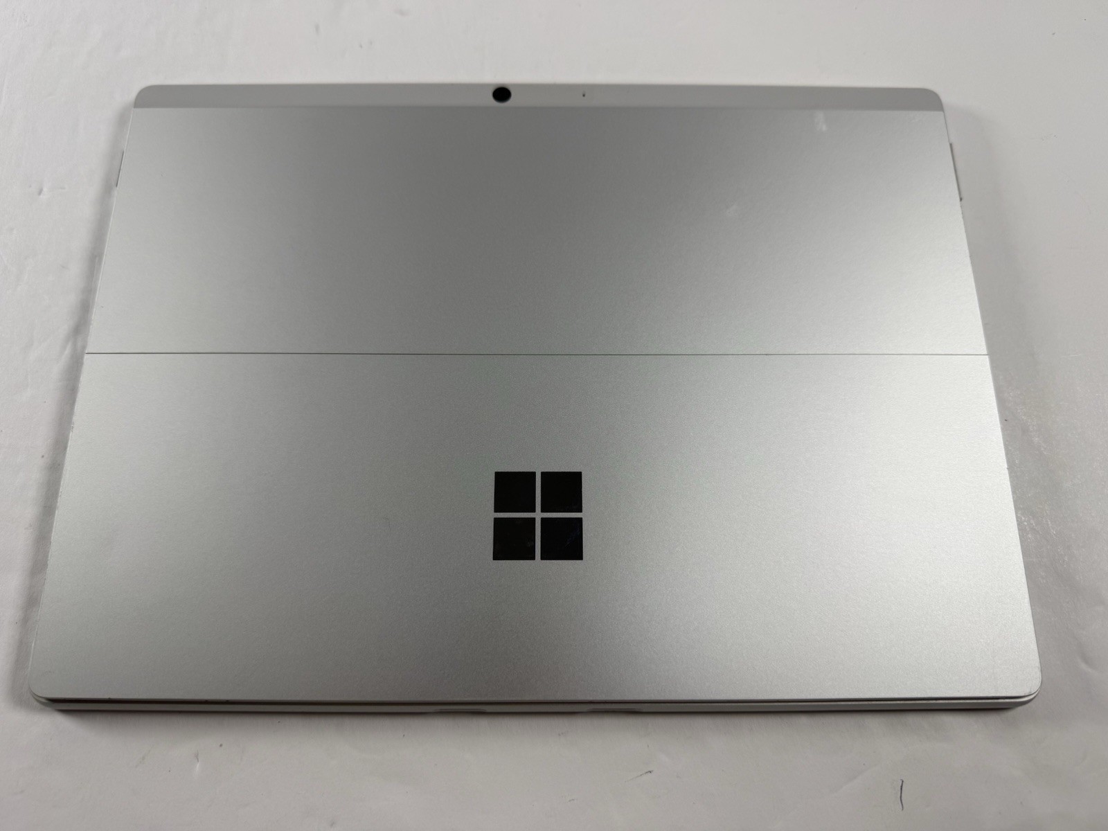 Microsoft Surface Pro 8 (1982) i5-1145G7 – 16GB RAM – 256GB 120Hz – Win 11 Pro