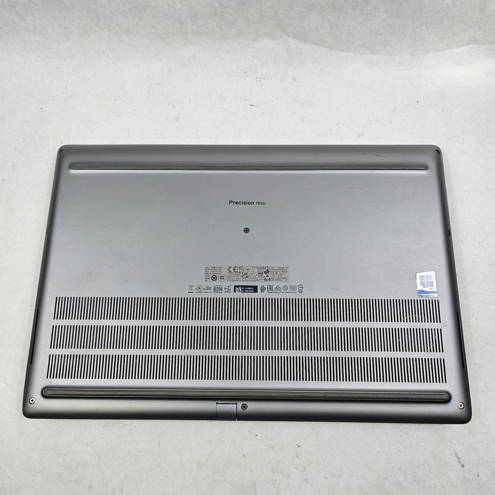 Dell Precision 7550 15.6″ FHD i7-10875H 32GB 512GB SSD NVIDIA RTX 3000 No OS