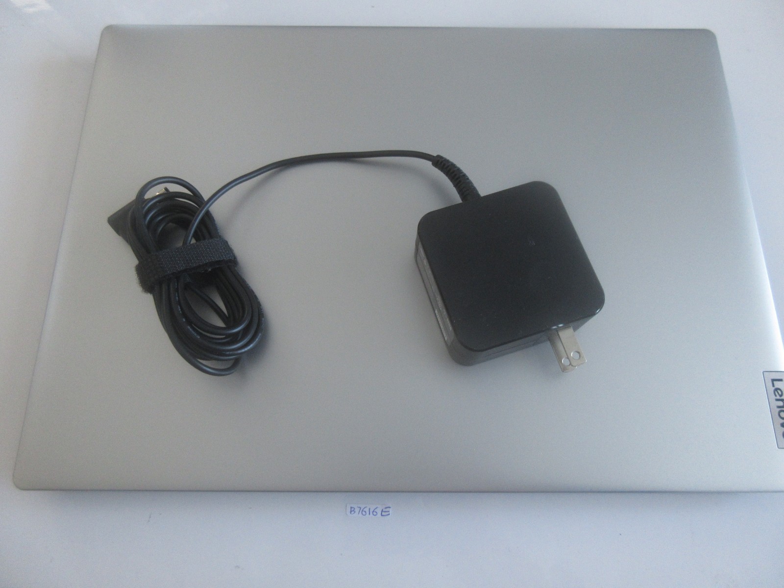 Lenovo IdeaPad 1 14IGL05 81VU000JUS Pentium N4020 4GB 64GB English/French